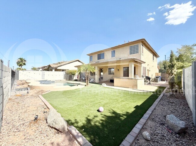 Building Photo - 3318 E Pinot Noir Ave