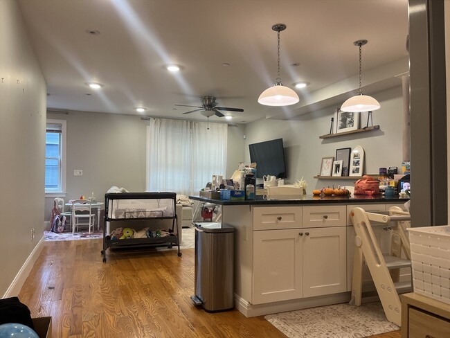 Building Photo - 45 Spring St