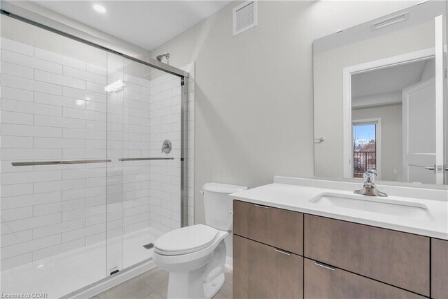 Photo du bâtiment - 708 Woolwich St