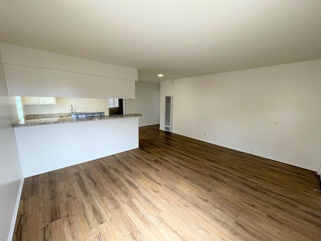 Foto del edificio - Upgraded 1+1 Midtown Duplex