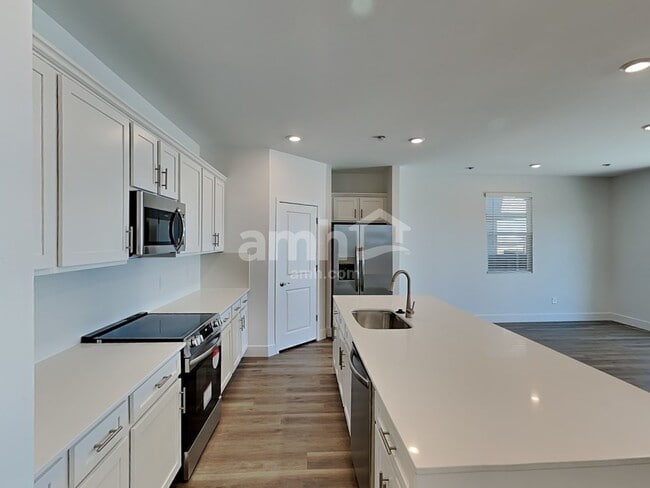 Building Photo - 9623 E Harkes Dr
