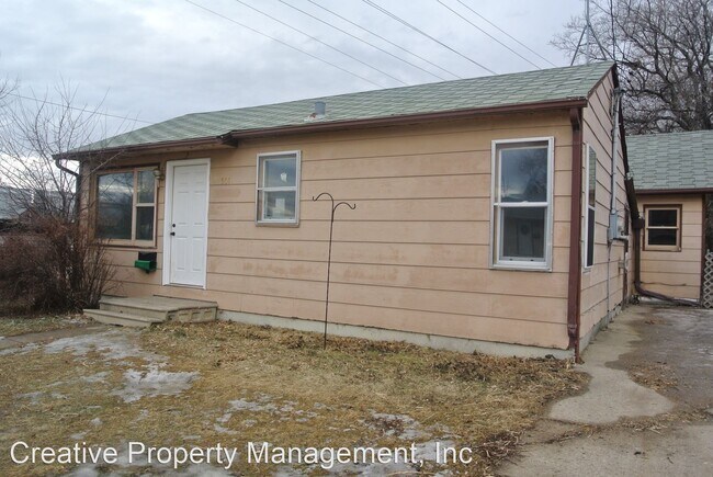 Foto del edificio - 3 br, 1 bath House - 501 10th ST NE