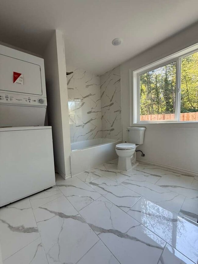 Foto del edificio - 7216 Beverly Ln