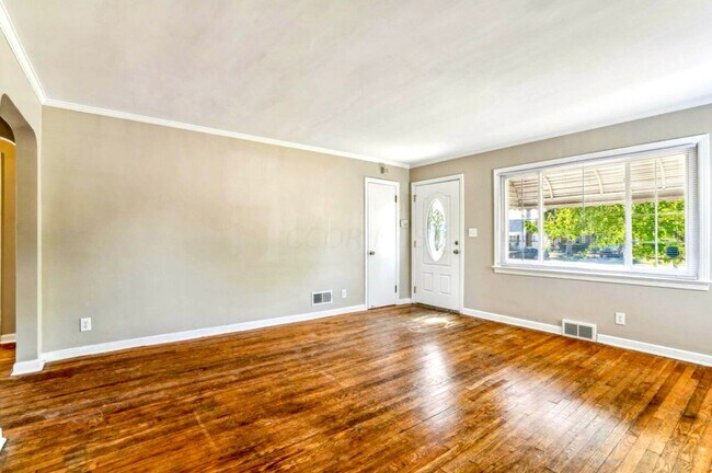 Foto del edificio - 4 Bedroom 3 Full Bathroom Home for Rent in...