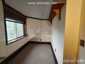 Building Photo - 1703 Park Ave