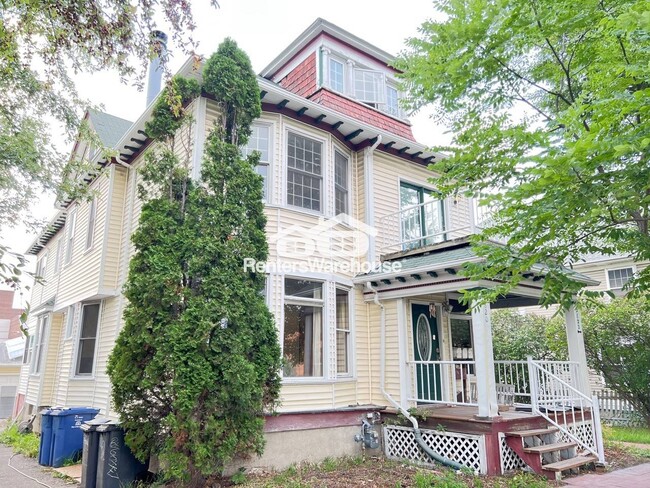 Building Photo - 2820 Portland Ave