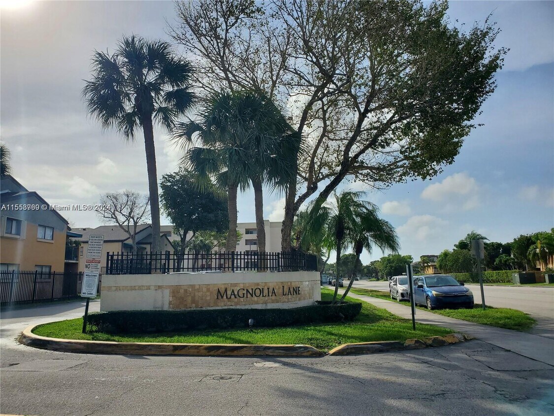 Primary Photo - 7423 SW 152nd Ave