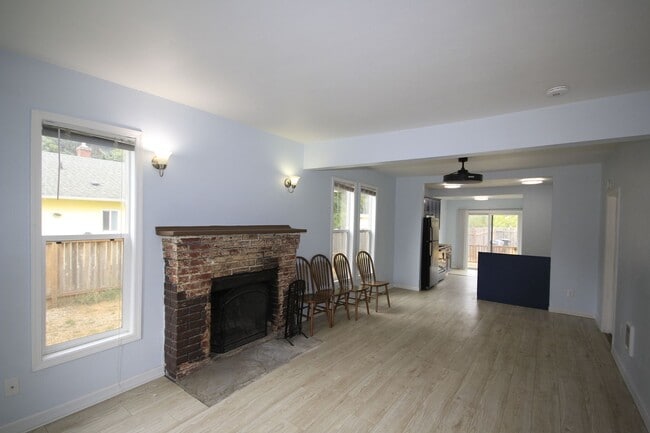 Building Photo - 3292