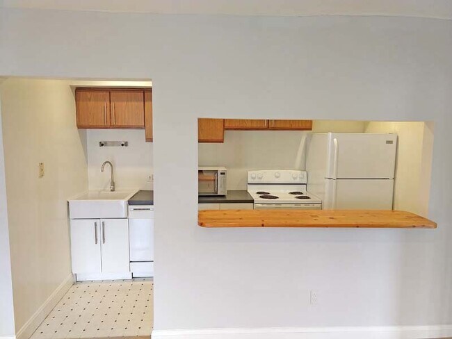 Foto del edificio - 711 G St NE