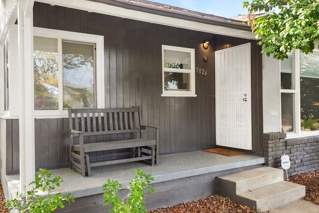 Building Photo - Heart of Sacramento ~~Duplex for RENT!