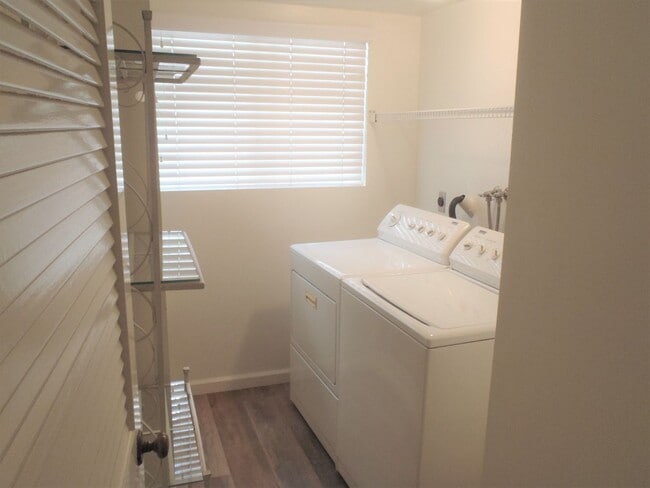 Building Photo - 17762 Paseo Cir