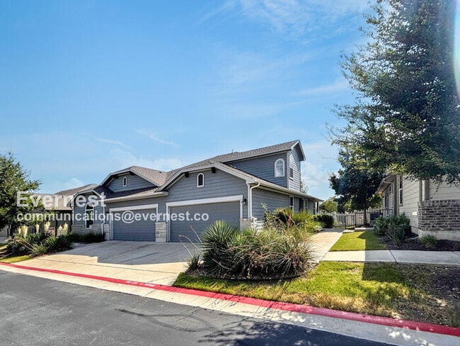 Foto del edificio - 1701 Logan Dr