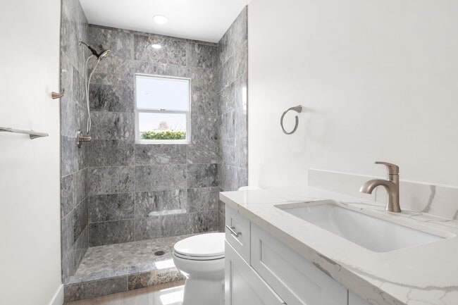 Photo - 533 W Missouri Ave House