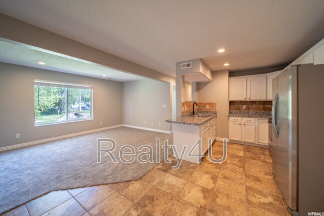 Building Photo - 177 S 1050 W