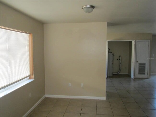 Building Photo - 464 Hippel St