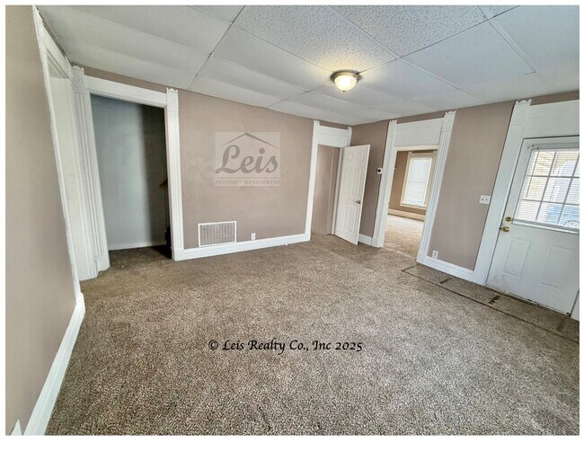 Building Photo - 705 S Wayne St