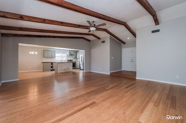 Foto del edificio - 515 SANDALWOOD DR, PLANT CITY, FL 33563