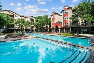 Inwood on the Park apartments — community photo - Inwood on the Park