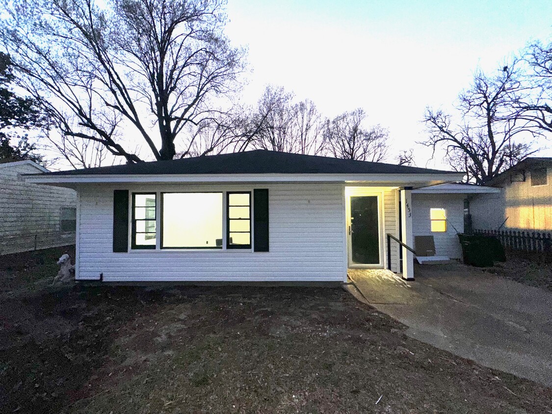 Foto principal - 1453 Fairview Ave