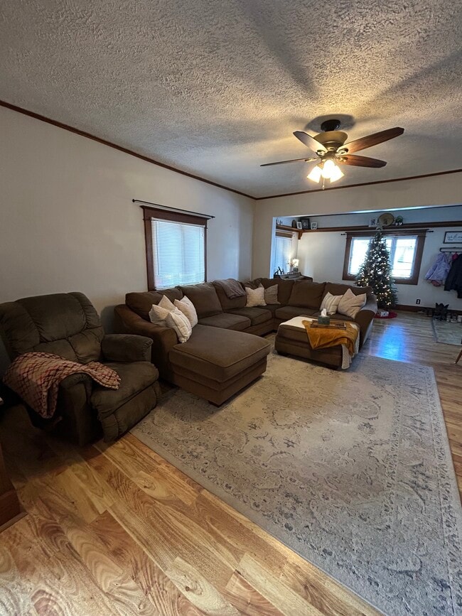 Building Photo - 713 E Elm St