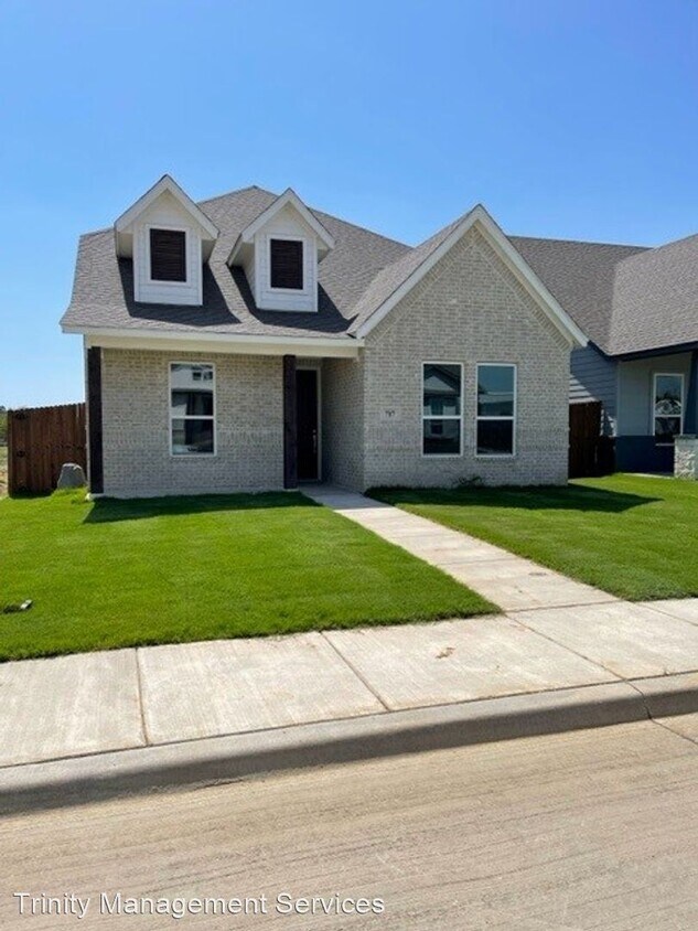 Primary Photo - 4 br, 2.5 bath House - 717 The Cottages