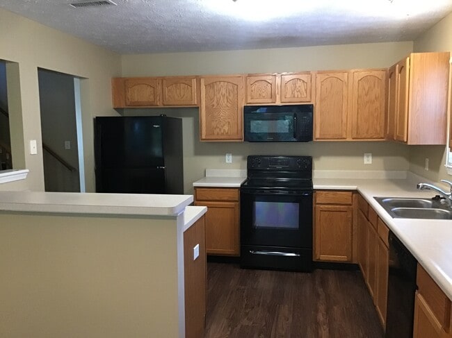 Foto del edificio - 1196 River Ridge Dr