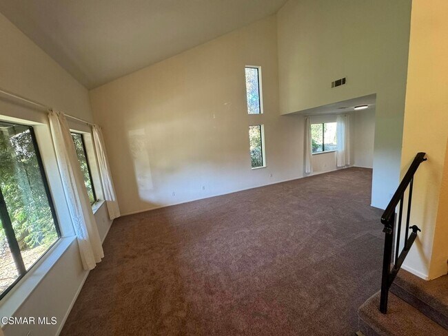Building Photo - 576 Pinecliff Pl