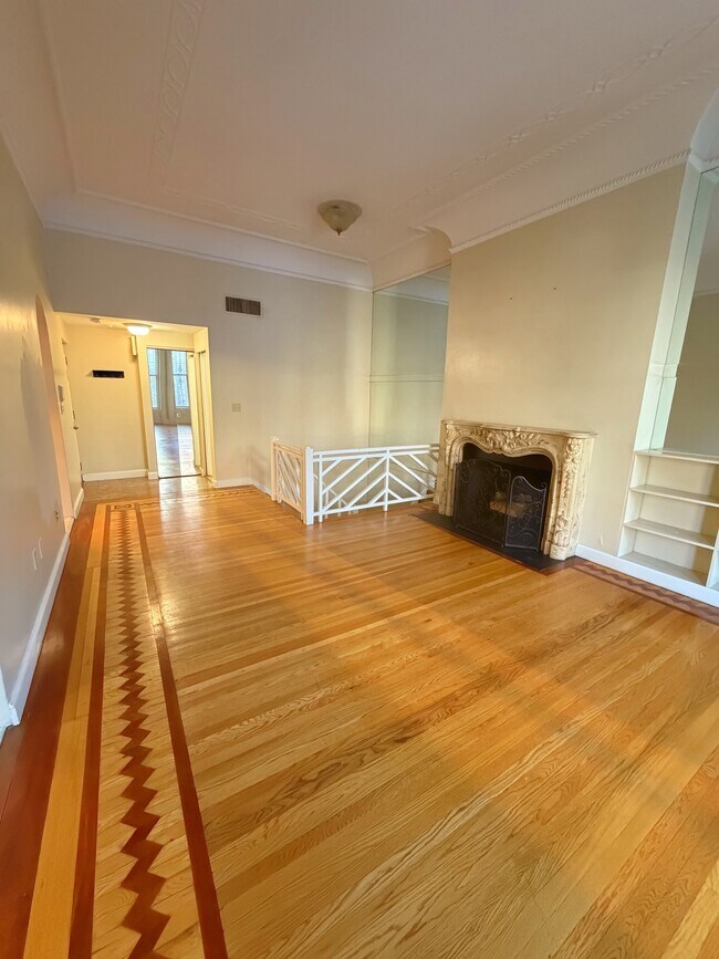 Foto del edificio - 327 Commonwealth Ave