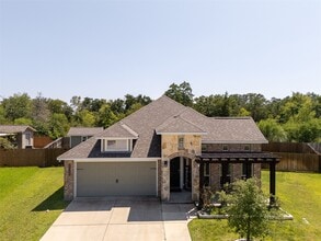 Building Photo - 2125 Stubbs Dr