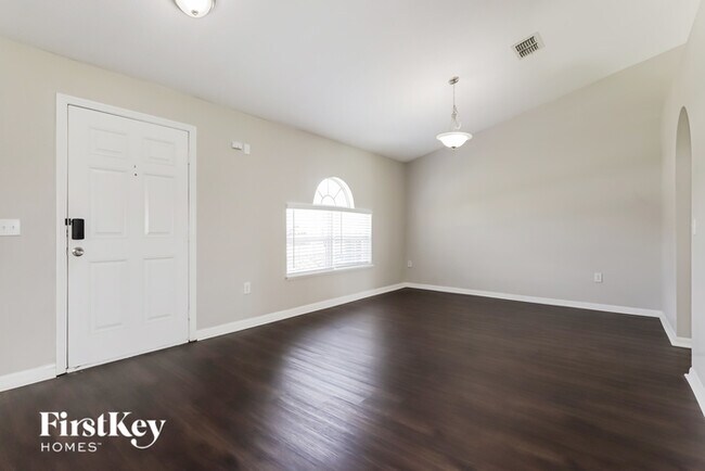 Building Photo - 540 Vista Way Ln
