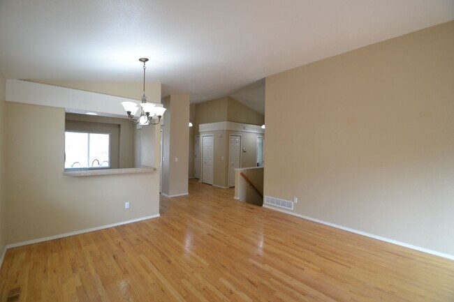 Foto del edificio - 3885 Cherry Plum Dr