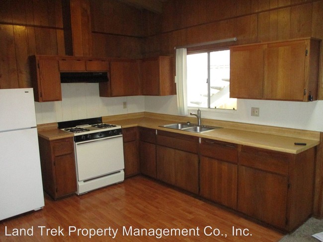 Building Photo - 701 Hillside Terrace