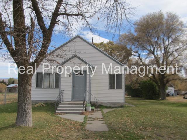 Primary Photo - Charming country home located in Clarkston...