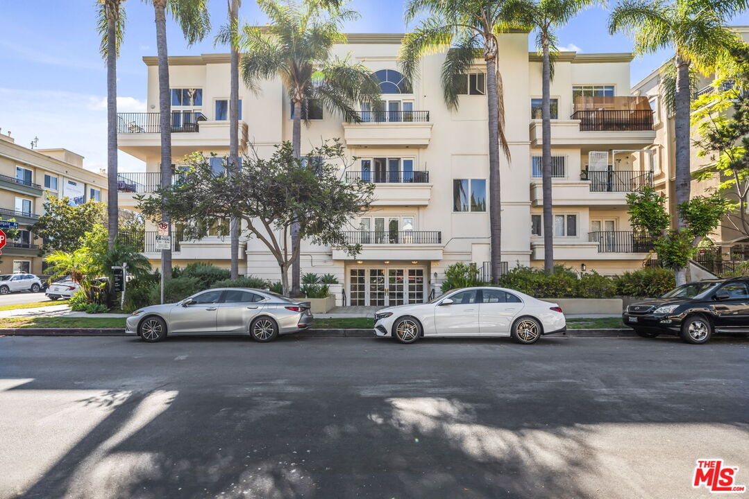 Foto principal - 435 Arnaz Dr
