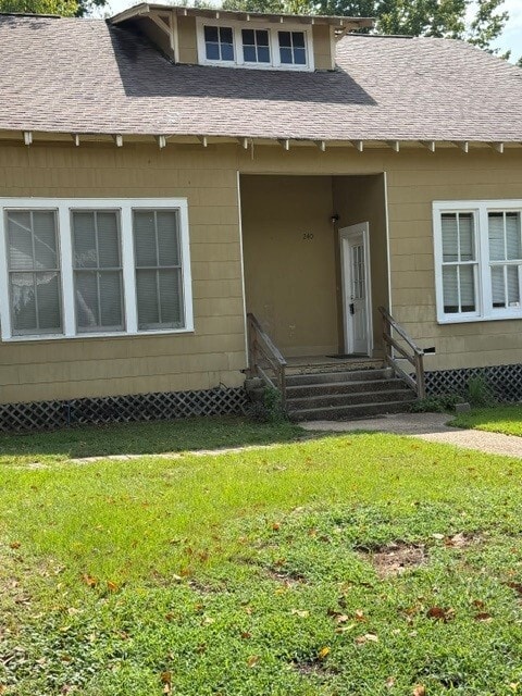 Building Photo - 240 Dampeer St