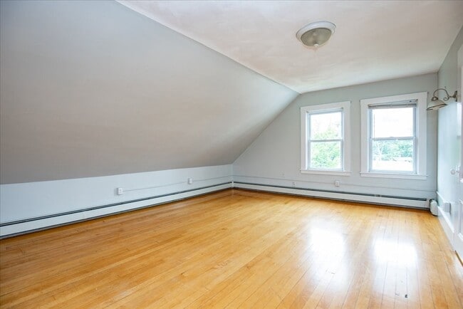 Building Photo - 18 Watson St