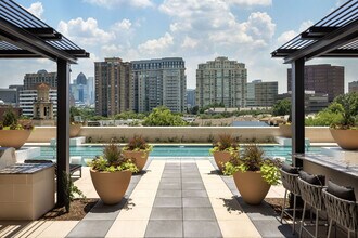 Novel Turtle Creek apartments — community photo - Novel Turtle Creek