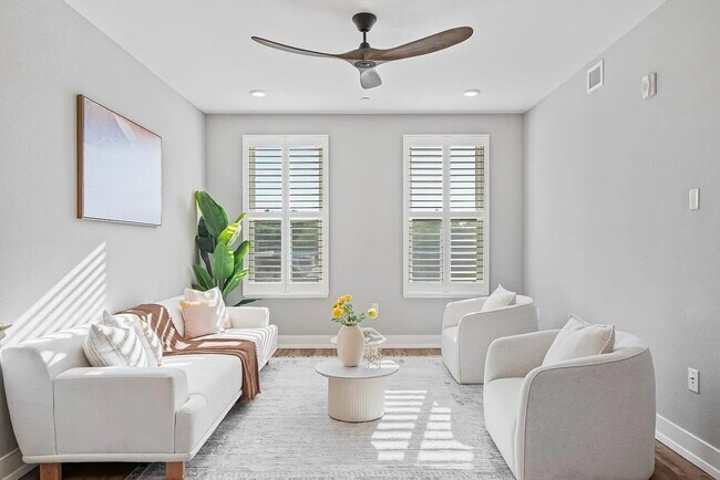 Foto del edificio - Chic Santa Clara Retreat: 1BR Gem with Elegant Finishes & Modern Comforts!