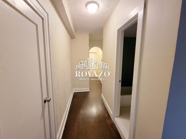 Foto del edificio - 691 Elizabeth Ave