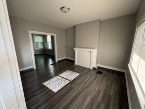 Building Photo - 7317 Woodlawn Ave