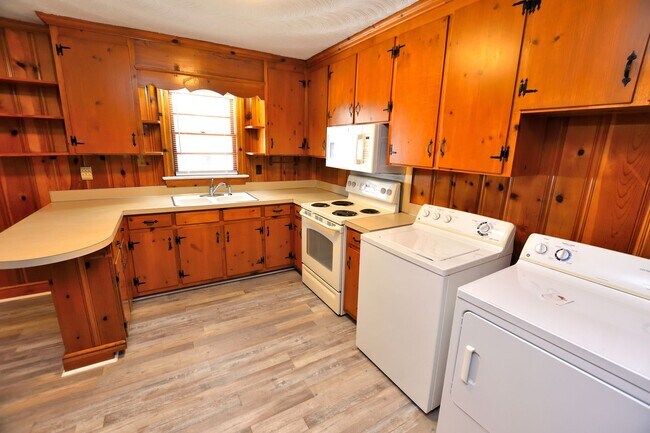 Building Photo - 1209 York St