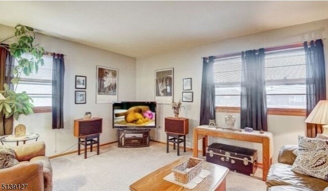 Building Photo - 310 Dewitt St