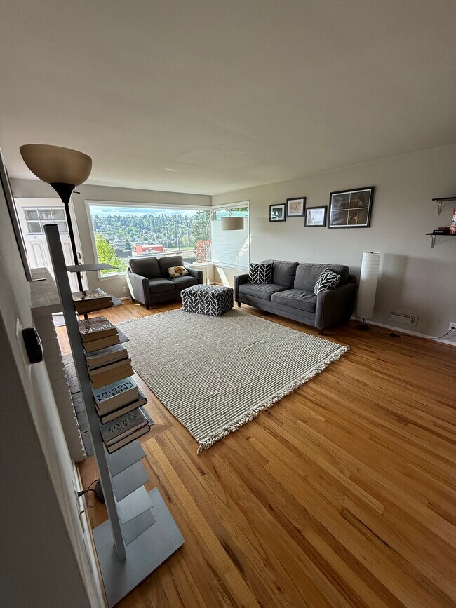 Foto del edificio - 2612 14th Ave W