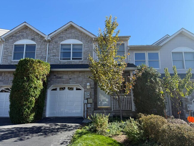 Foto del edificio - 17 Springhill Dr