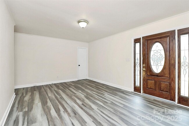 Building Photo - 4132 Blenhein Rd