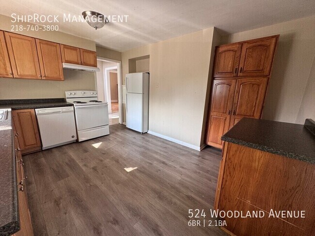 Foto del edificio - 524 Woodland Ave
