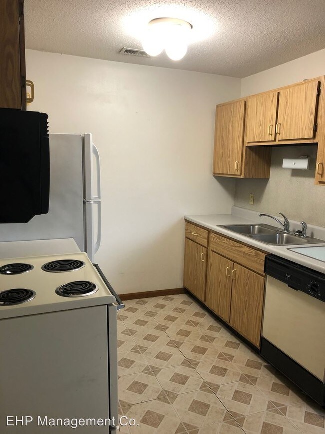 5101 Eric Dr, Imperial, MO 63052 Room for Rent in Imperial, MO