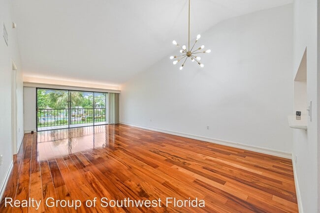 Building Photo - 2 br, 2 bath House - 1200 Commonwealth Cir...