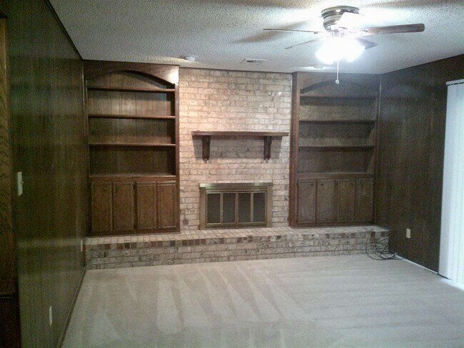Building Photo - 2321 NW 76th St