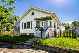 Building Photo - 207 N Hamilton Ave